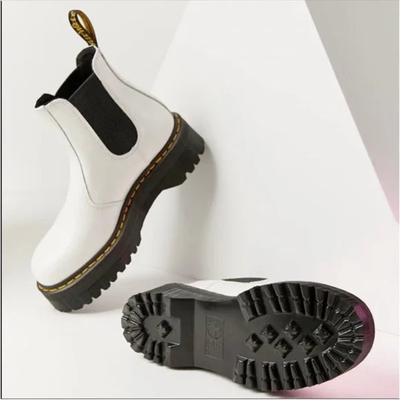 NWT Dr. Martens 2976 Quad White Platform Chelsea Smooth Leather Boots US Men 7 2976 Bex Smooth Leather Chelsea Boots in White | Dr. Martens main image 4